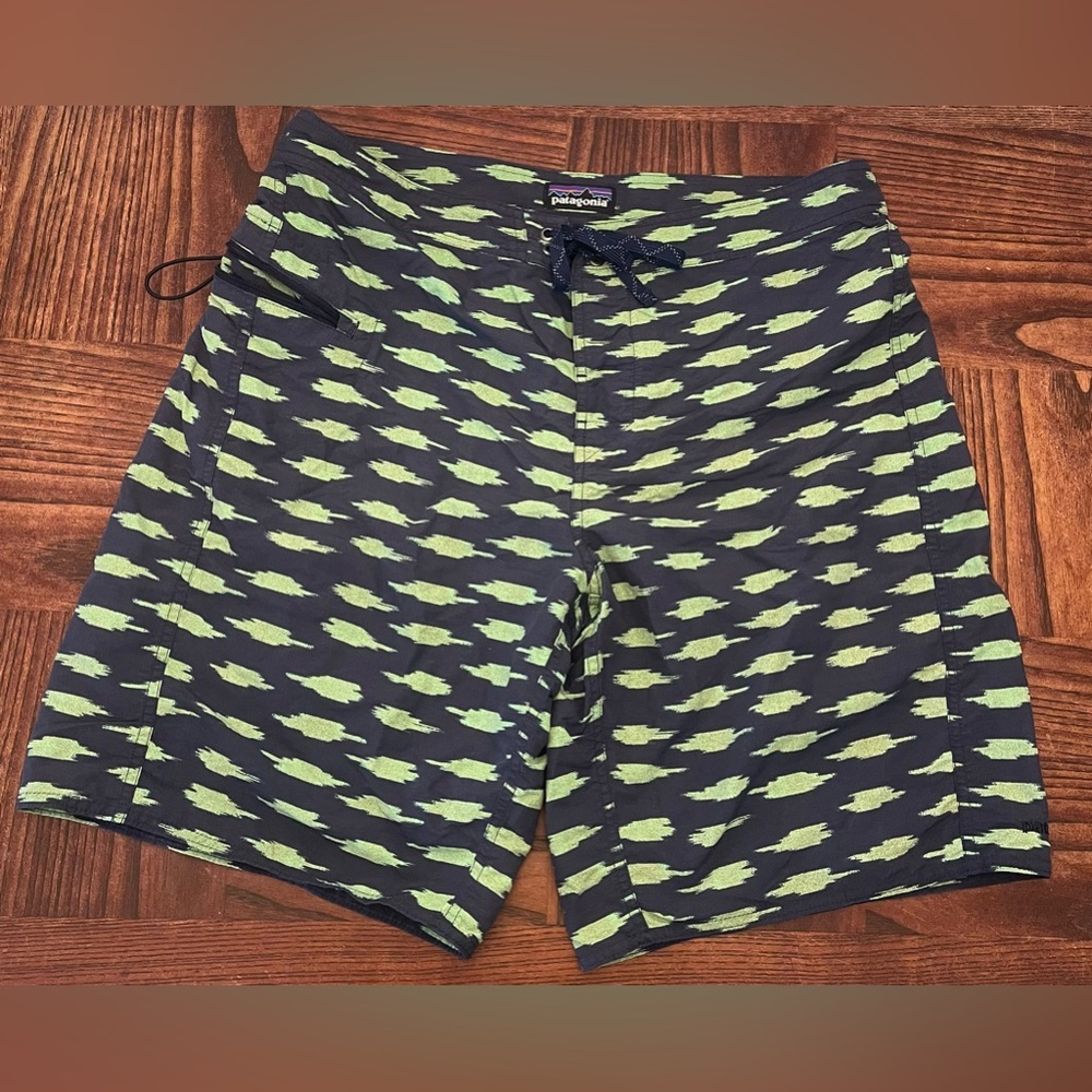 Patagonia Men's Wavefarer Boardshorts, size 35, Navy Ikat, 9” inseam; swim pool